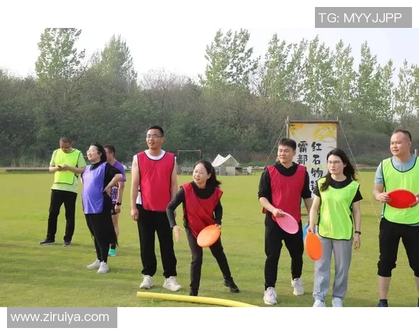 南京飞盘队配合变革引热议探索团队协作新模式与竞技潜力 南京飞盘队配合变革引热议探索团队协作新模式与竞技潜力